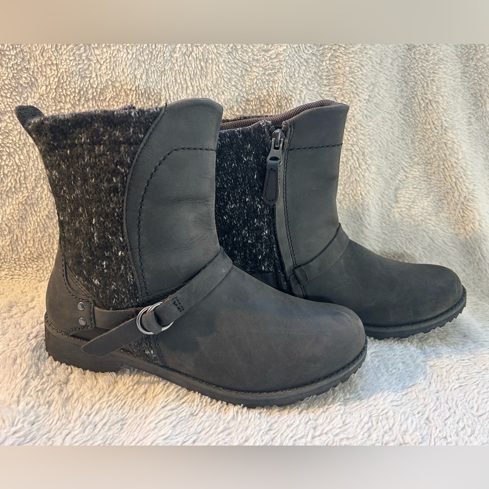 Black Leather Eddie Bauer Trace Ankle Boots, Size 7 (SH03)